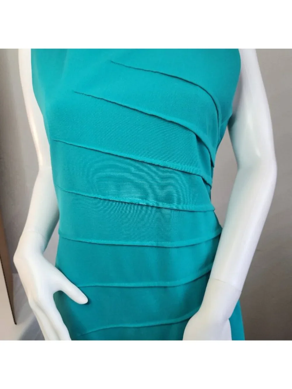 Calvin Klein elegant sheath